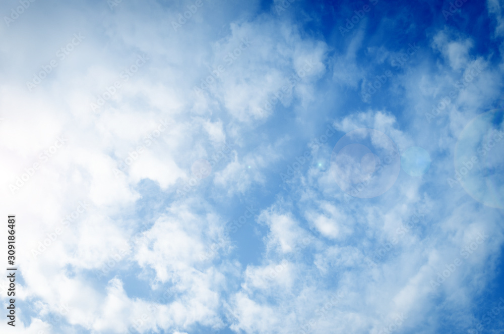 Obraz premium Blue sky and white clouds