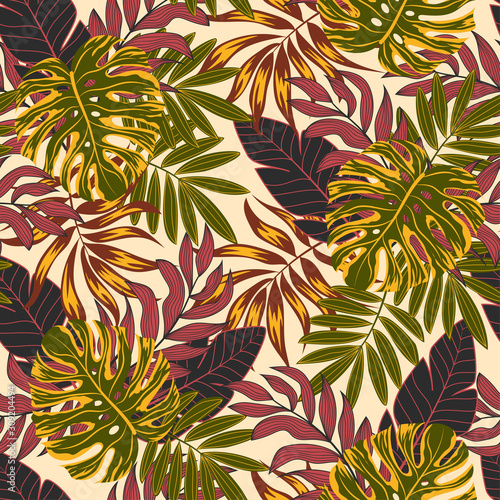 Seamless pattern with tropical leaves and plants. Floral vector tropical pattern background with exotic leaves, jungle leaf. Trend vector design, beautiful print. Botanical pattern, Exotic wallpaper.