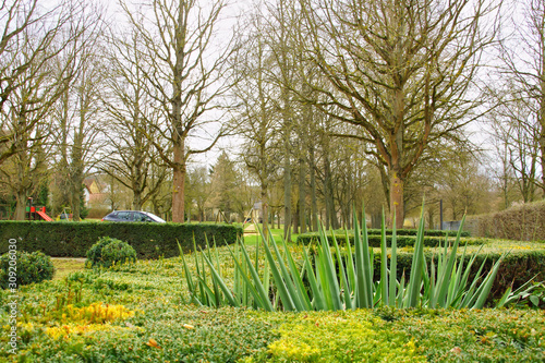 Fototapeta Naklejka Na Ścianę i Meble -  Schlossgarten von Weikersheim im Taubertal im Frühlling