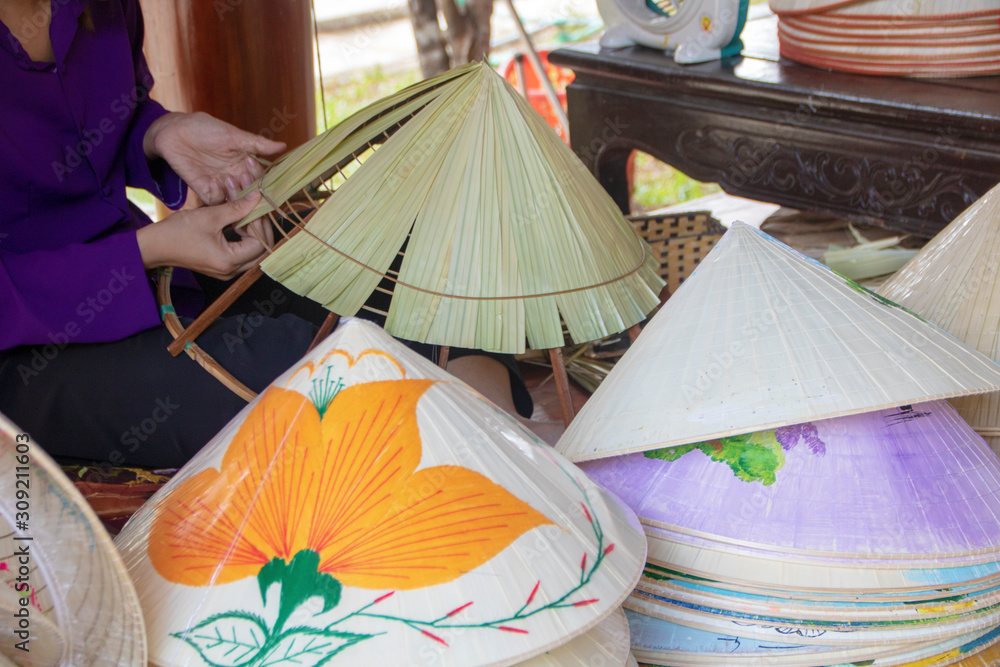 traditional vietnamese hats