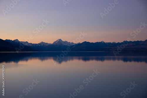 Lake and sunset © WaiShun