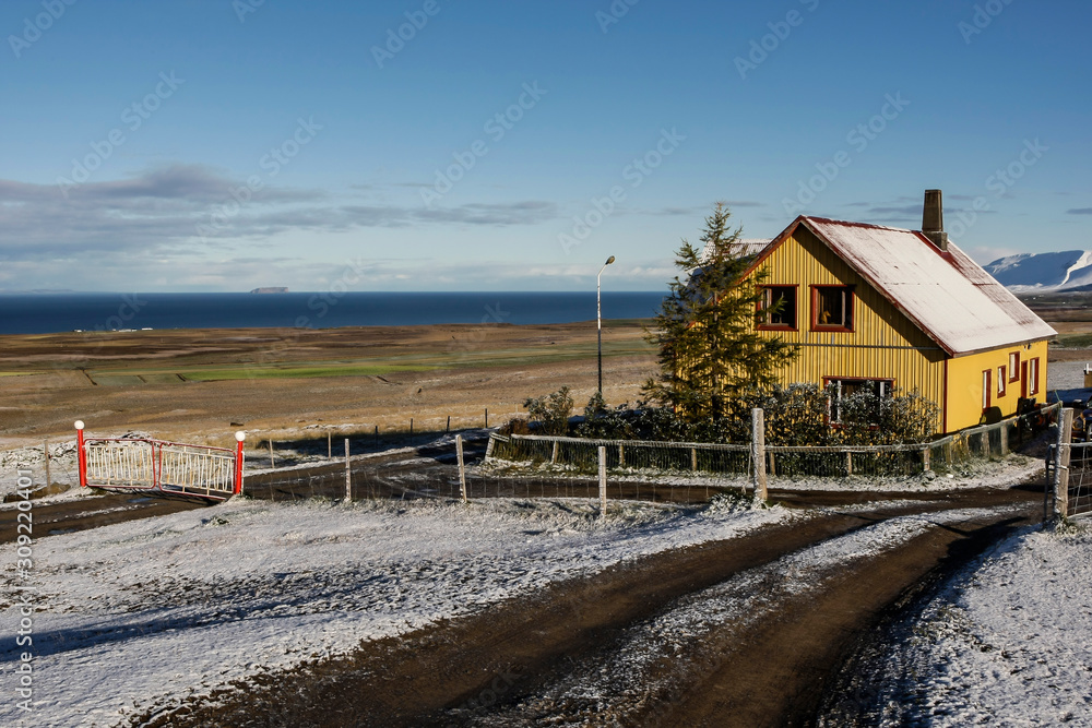 Petite ferme traditionnelle au nord de l'Islande Petite ferme traditionnelle au nord de l'Islande