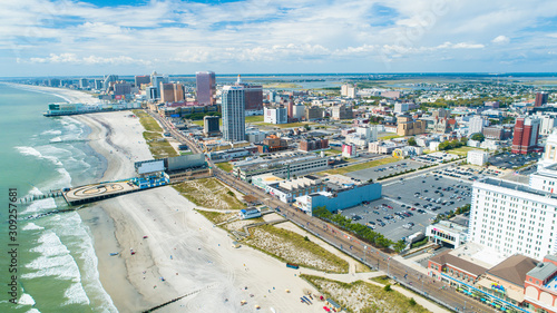 AERIAL VIEW OF ATLANTIC CITY BOARDWALK AND STEEL PIER. NEW JERSEY. USA. 