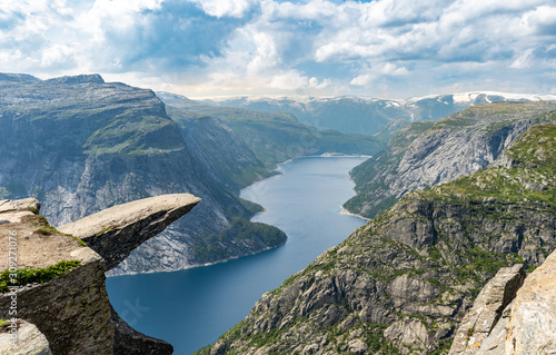 Fotografía Famous Trolltunga rock over the fjord after an hike in summer in Norway