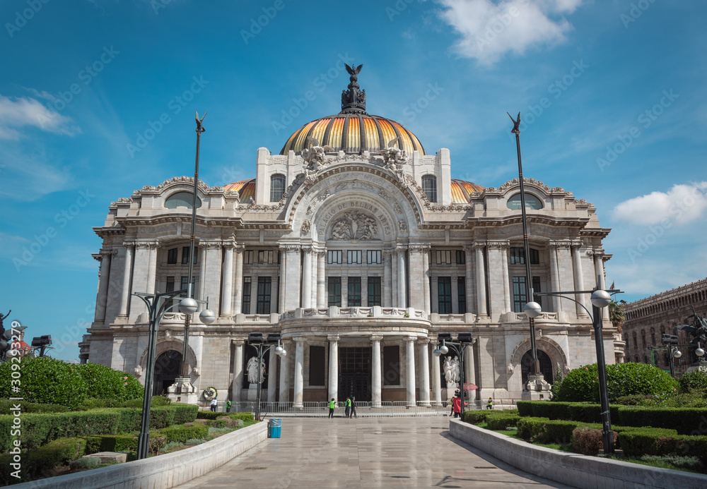 Una hermosa mañana en el Palacio de Bellas Artes- Ciudad de México