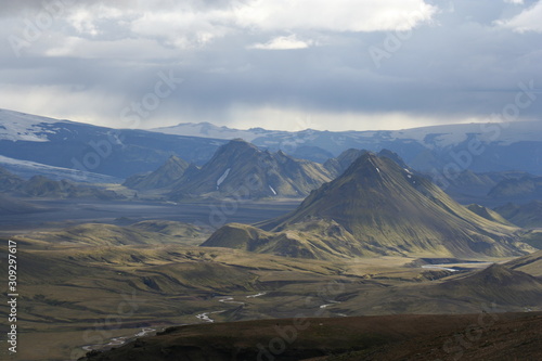 epic mountain range © Jamie