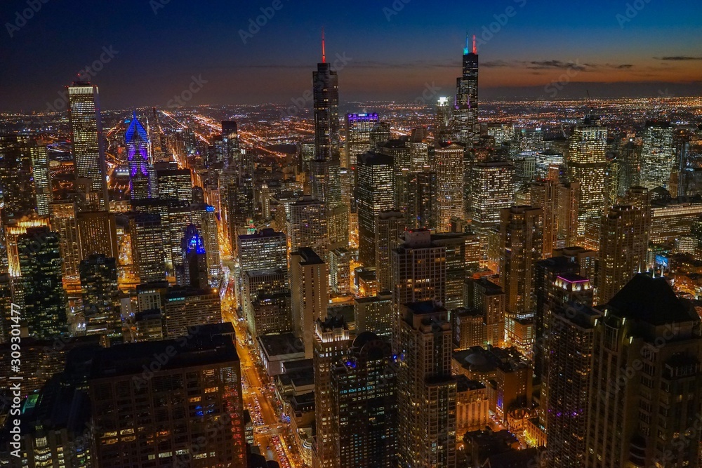 Fototapeta premium Chicago Downtown in Twilight