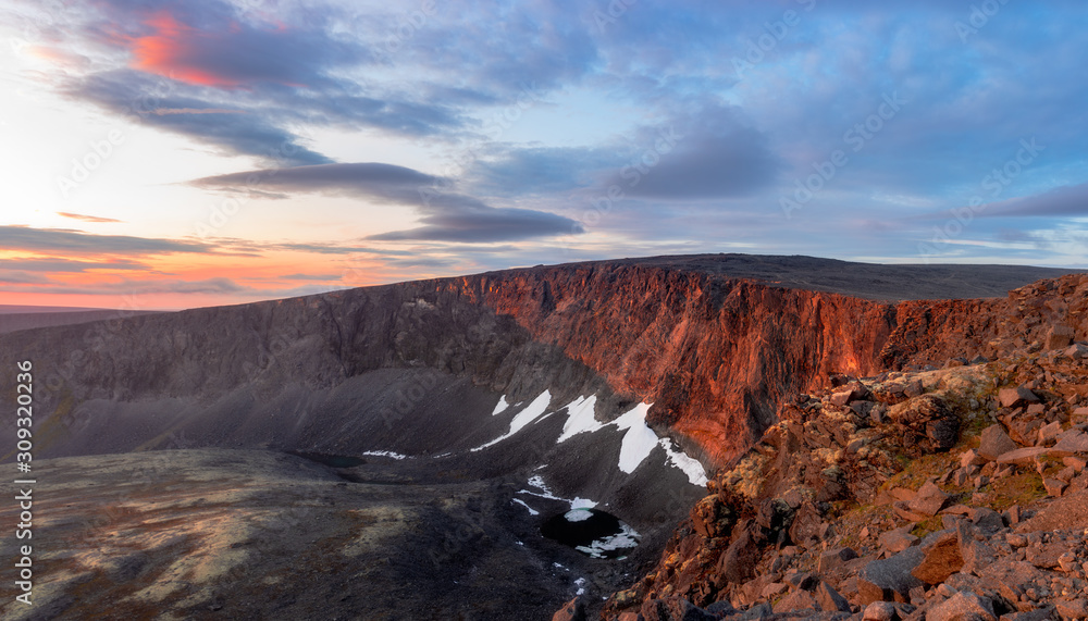 Morning in the Lovozero tundra