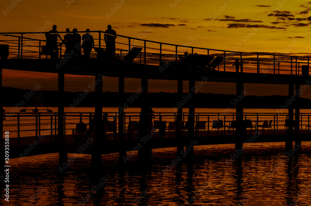 ROMANTIC SUNSET ON THE LAKE - Meeting friends on the pier