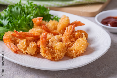 Fried shrimp and vegetable on plate