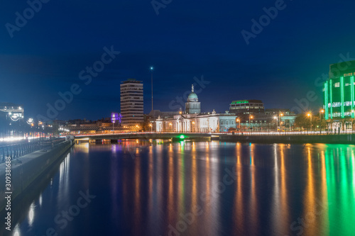Liffey river with Dublin Custom House at night in Dublin, Ireland. © Robson90