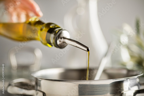 Cooking oil photo