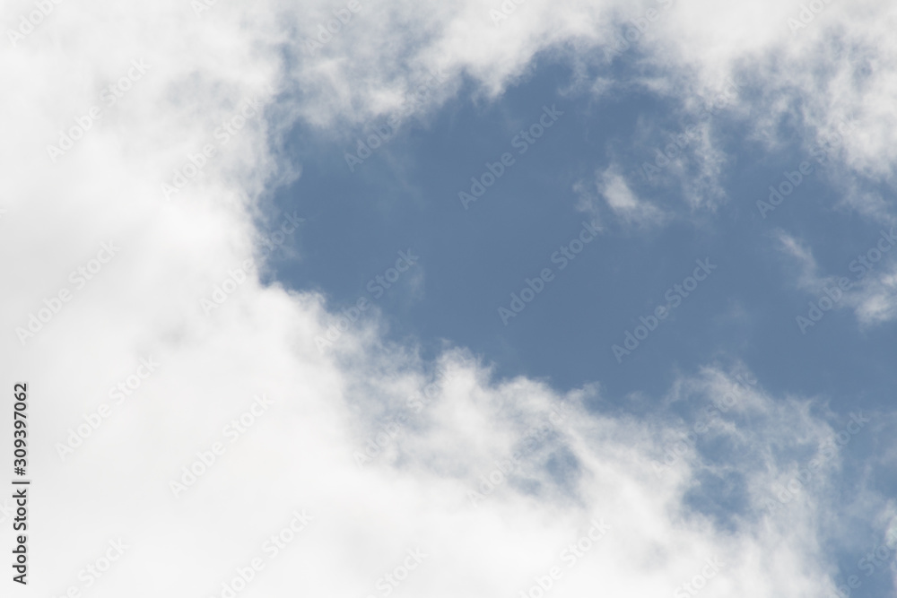 Himmel. Blauer Himmel, hellblau mit weißen Wolken, cumulus wolken Himmel. Blauer Himmel, hellblau mit weißen Wolken, cumulus wolken