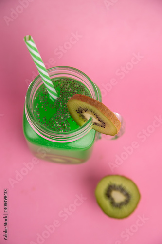 kiwi juice with chia seeds