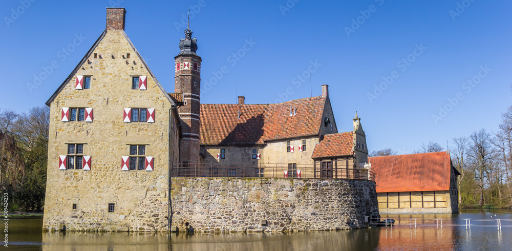 Naklejka premium Panorama of the Burg Vischering in Ludinghausen, Germany