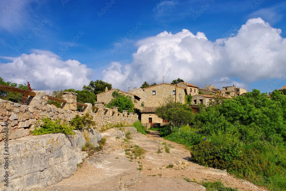 das Dorf Siurana in Katalonien, Spanien - village Siurana in Catalonia mountains