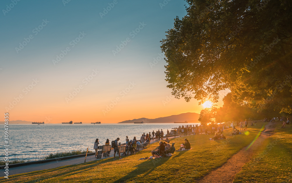 Fototapeta premium English bay beach Vancouver with Sunset backgrounds