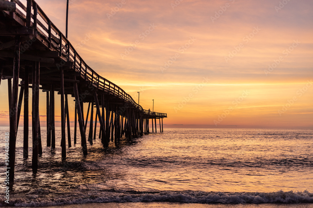 Fototapeta premium pier at sunrise