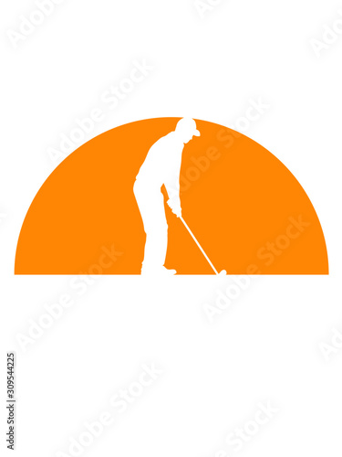 Abends Golf spielen 