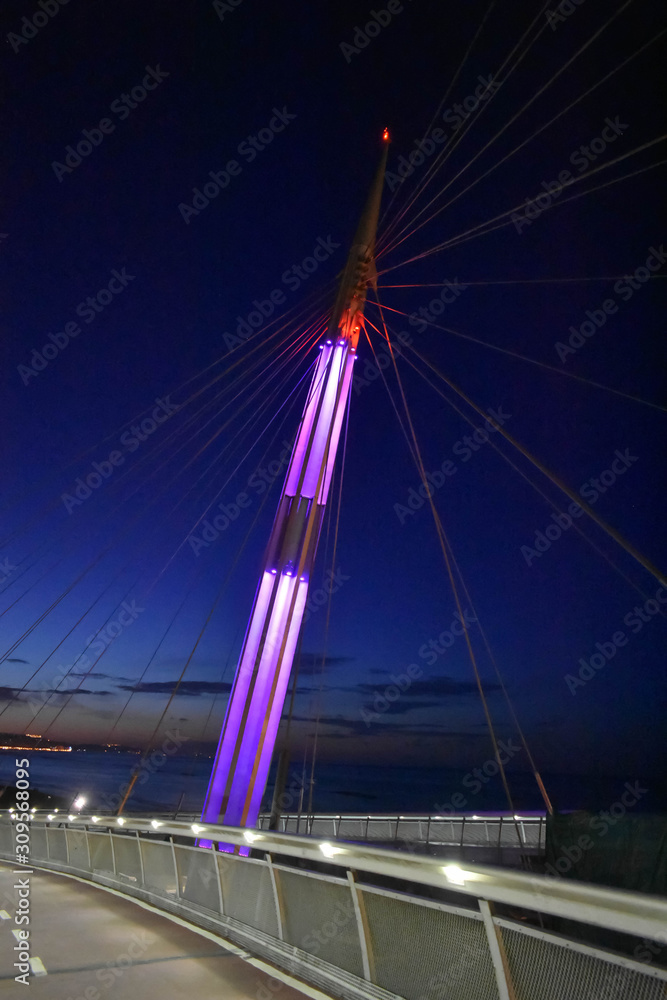Obraz premium Ponte del Mare in Pescara by Night