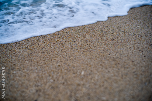 Wallpaper Mural 波打ち際 Torontodigital.ca