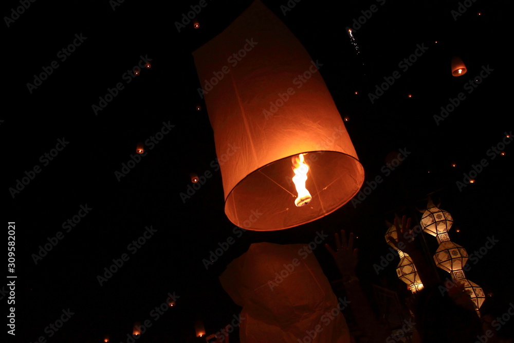 Chiang Mai Floating lantern Festival, Yee Peng Festival in the sky Chiang Mai Floating lantern Festival, Yee Peng Festival in the sky