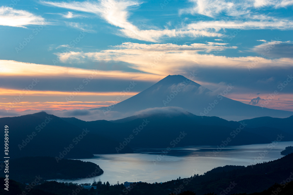 富士山と芦ノ湖 / Mt.Fuji and Lake Ashi 富士山と芦ノ湖 / Mt.Fuji and Lake Ashi