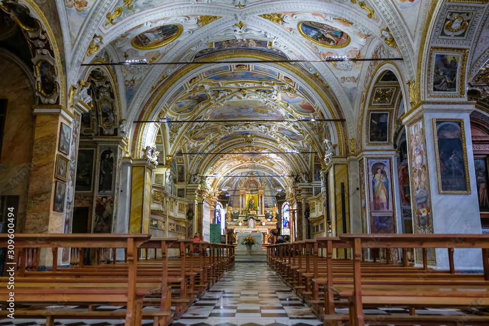 ロカルノ マドンナ・デル・サッソ教会