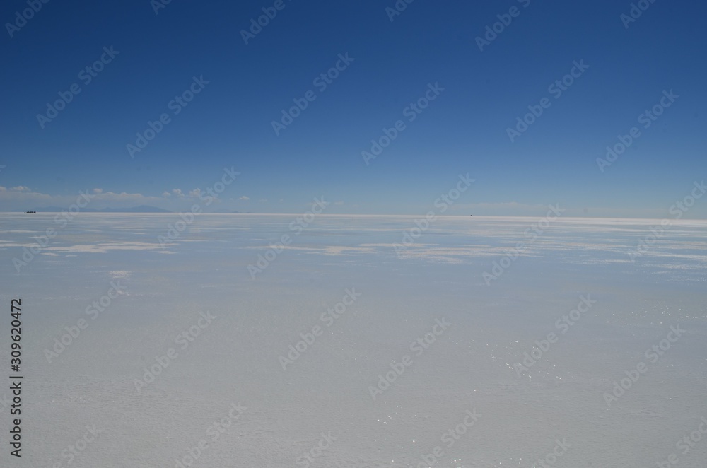 青空のウユニ塩湖 青空のウユニ塩湖