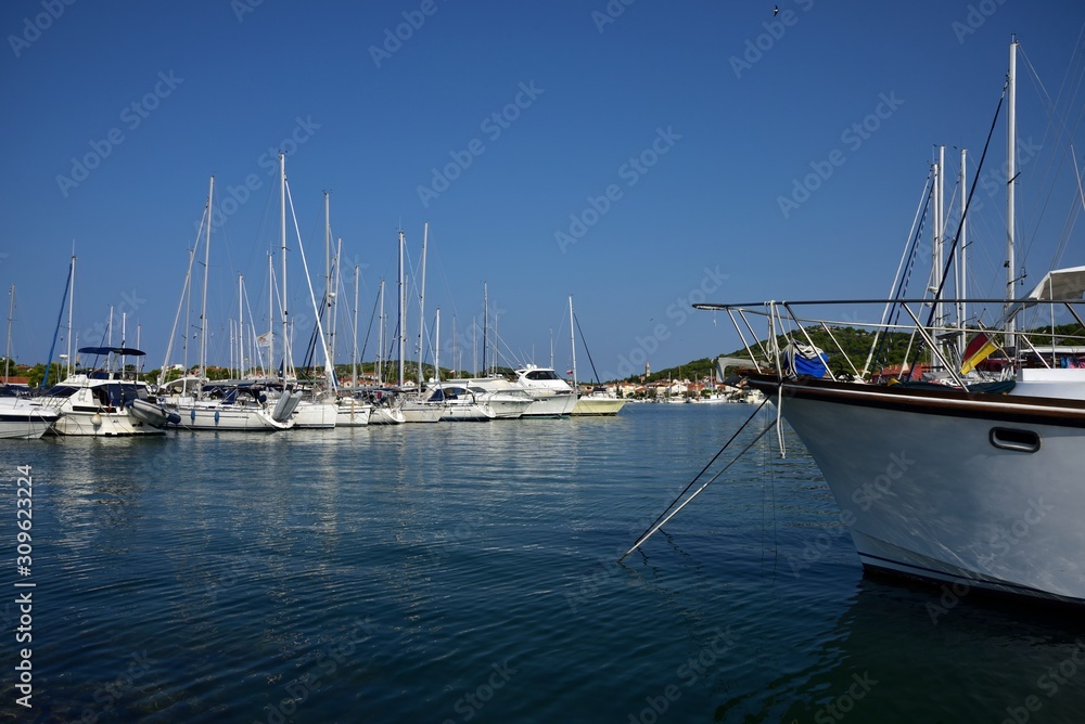 Marina Jezera auf der Insel Murter in der Republik Kroatien