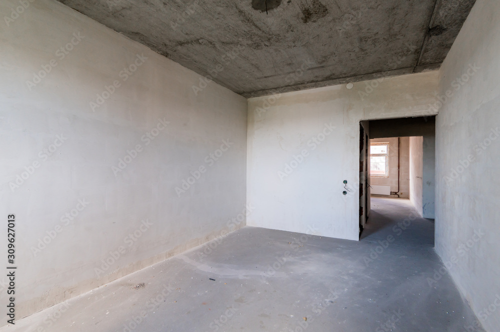 Russia, Omsk- August 05, 2019: interior room apartment. rough repair for self-finishing. interior decoration, bare walls of the room, stage of construction