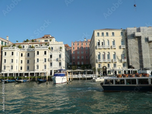 ヴェネツィア　建物　水路10