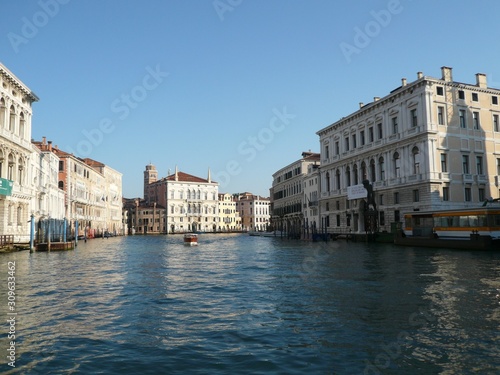ヴェネツィア 建物 水路06