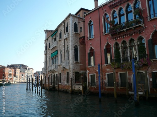 ヴェネツィア　建物　水路05