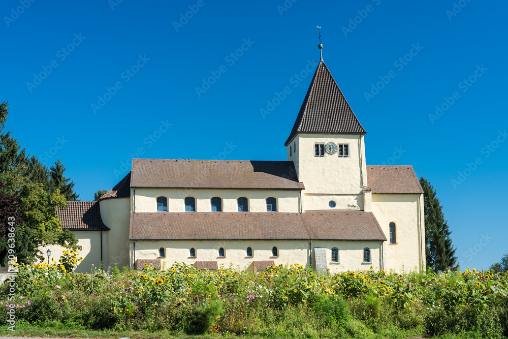 Kirche St. Georg auf der Insel Reichenau im Bodensee