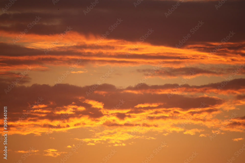 Fototapeta premium piękny zachód słońca niebo z teksturą tła chmur