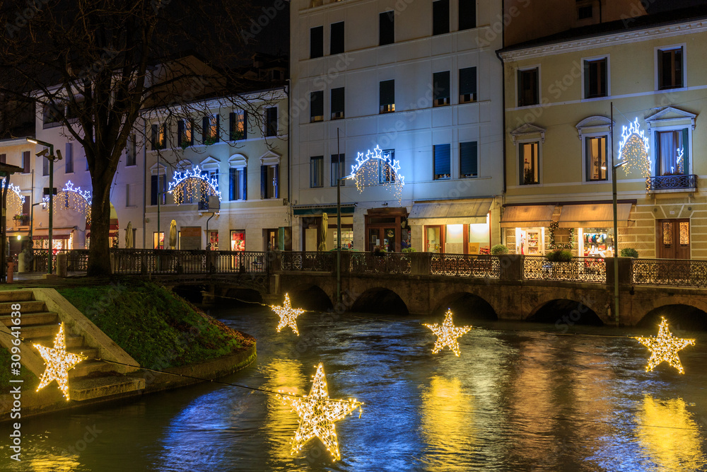 Stelle e luci di natale a Treviso, zona Pescheria