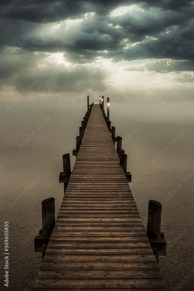 Naklejka premium pomost nad jeziorem