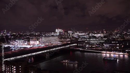 Wallpaper Mural Panoramic shot of London city by night Torontodigital.ca