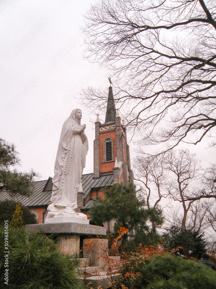 Naklejka premium Korean Catholic building