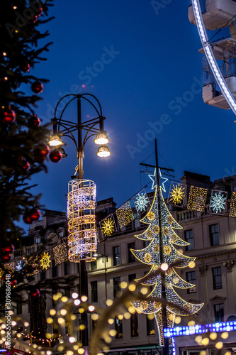 Obraz na płótnie Christmas lights at night in Glasgow, Scotland w salonie