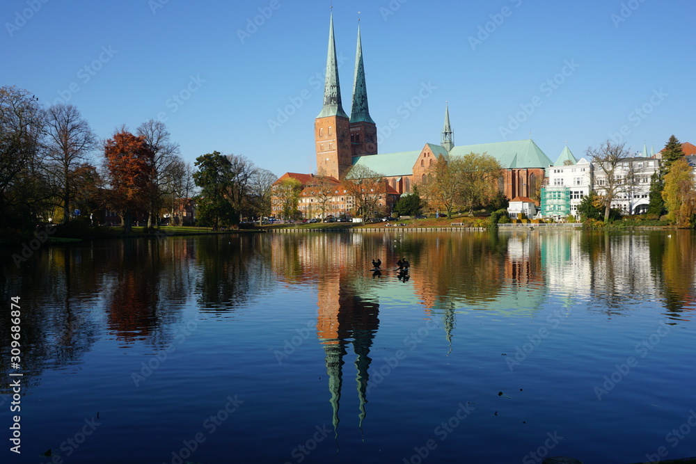 a nice view of the pond Mühlenteich and the cathedral