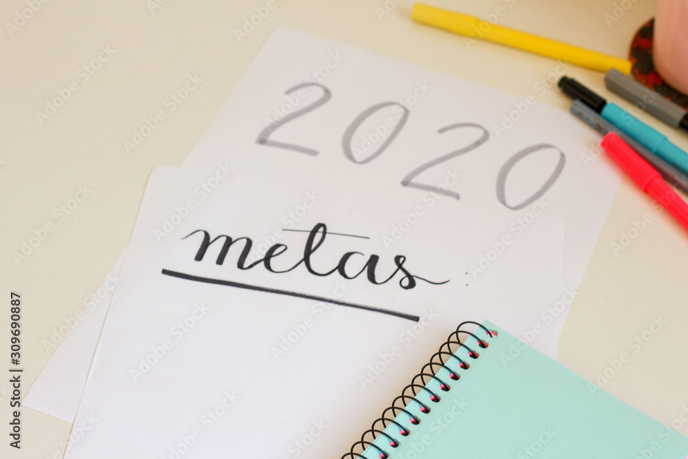 2020 New Year's resolutions handwritten in portuguese 2020 New Year's resolutions handwritten in portuguese