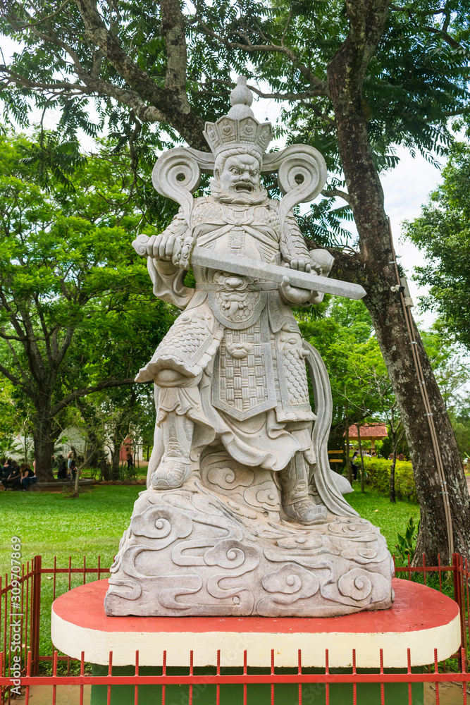 Obraz premium King Virudhaka statue at Chen Tien Buddhist Temple in Foz do Iguacu, Parana - Brazil