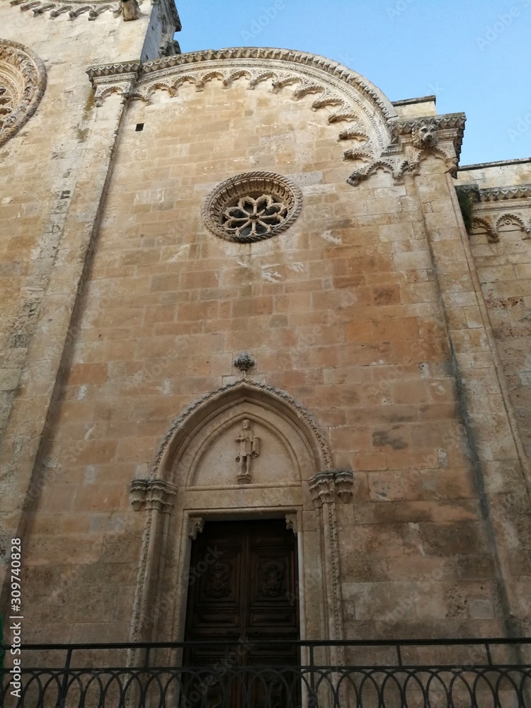 Ostuni - Entrata della navata destra della Cattedrale