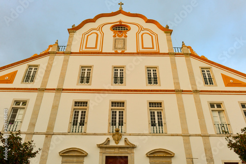 Kirche des Kollegiums in Republik Platz, Portimao, Portugal photo