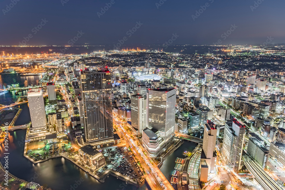 Naklejka premium 神奈川県横浜市みなとみらいから見たの横浜の夜景