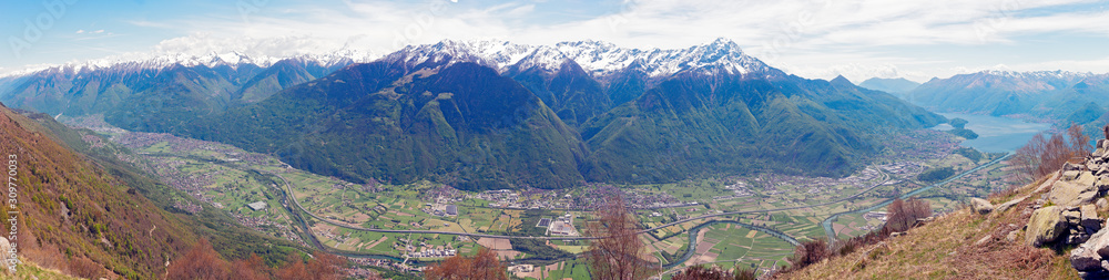 Panorama of the Bassa Valtellina from Talamona to Lake Como Panorama of the Bassa Valtellina from Talamona to Lake Como