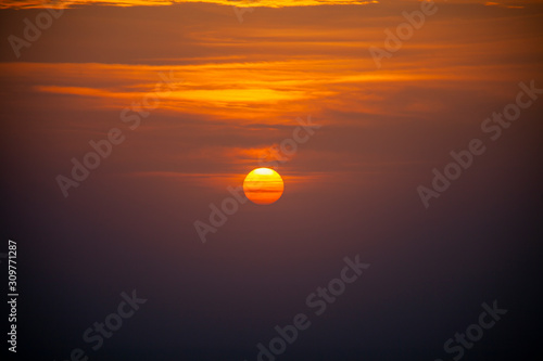 Fototapeta Naklejka Na Ścianę i Meble -  Zachód słońca niebo chmury