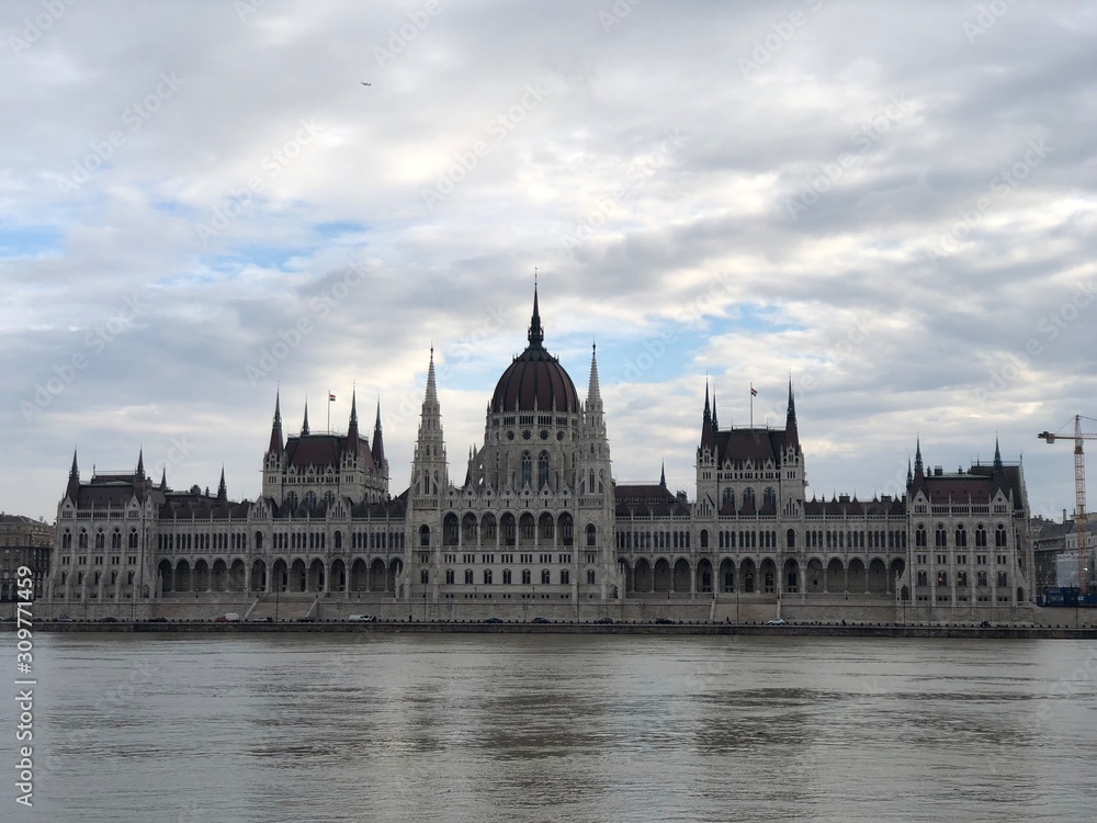 hungarian parliament in budapest